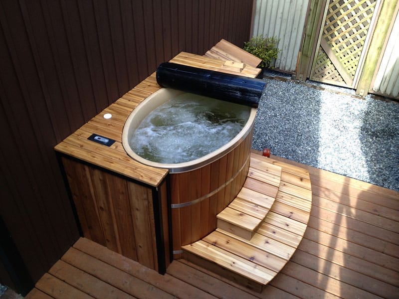 TUB FOR 2 USD - Canadian Hot Tubs