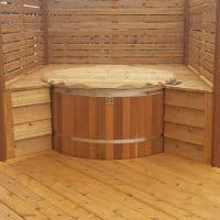 Outdoor Hot Tub with Roof and Fence