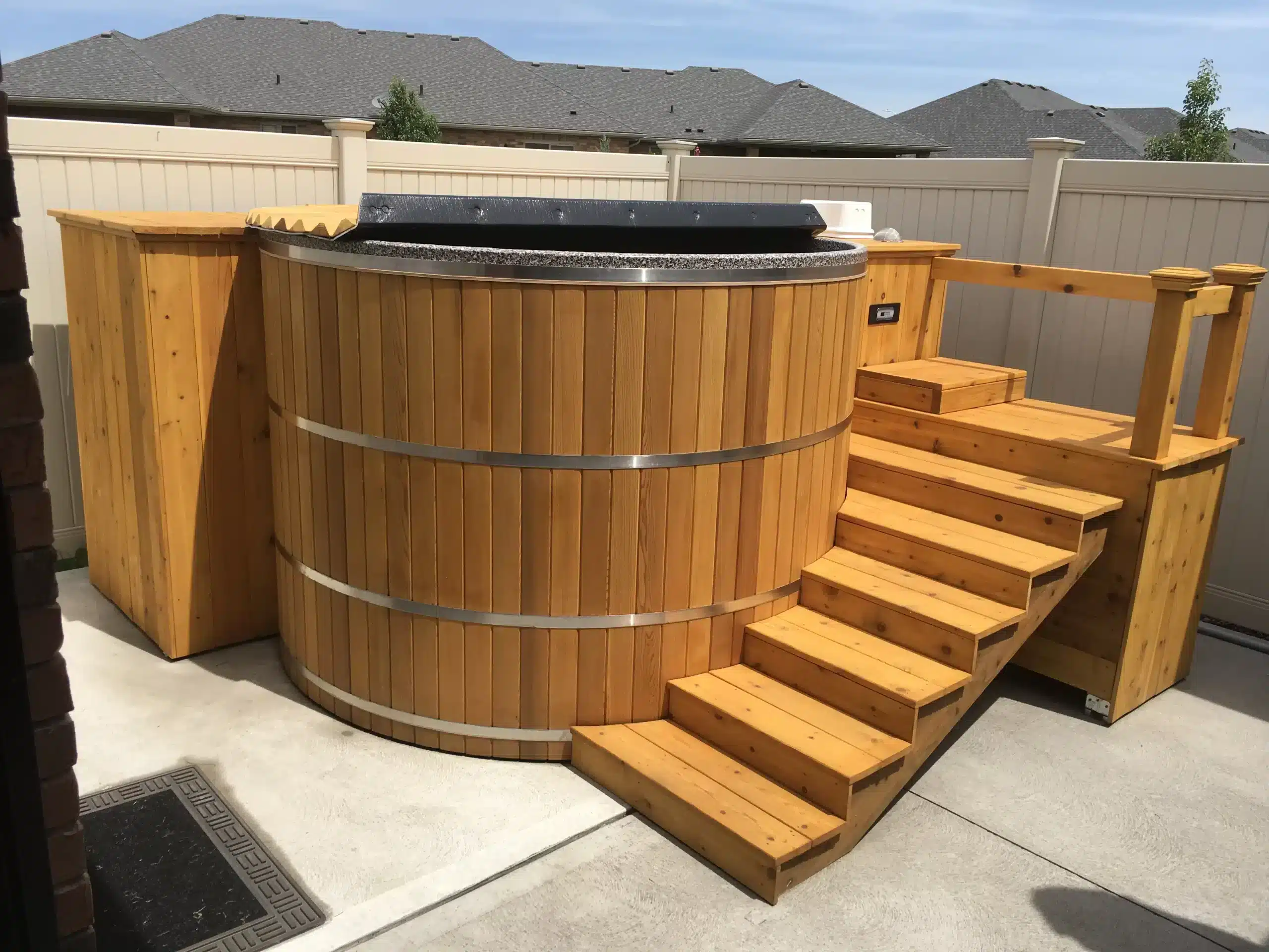 Home Canadian Hot Tubs